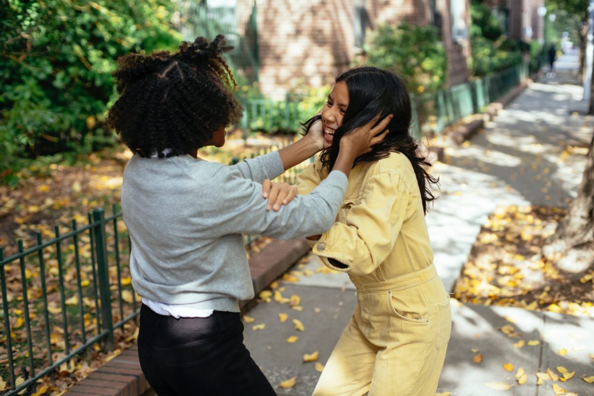 pexels-mary-taylor-5896629 eveiller son enfant a l'antiracisme
